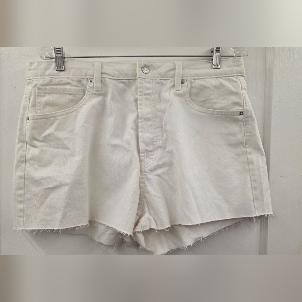 wild fable Cream High-Rise Raw Hem Denim Shorts Size 14